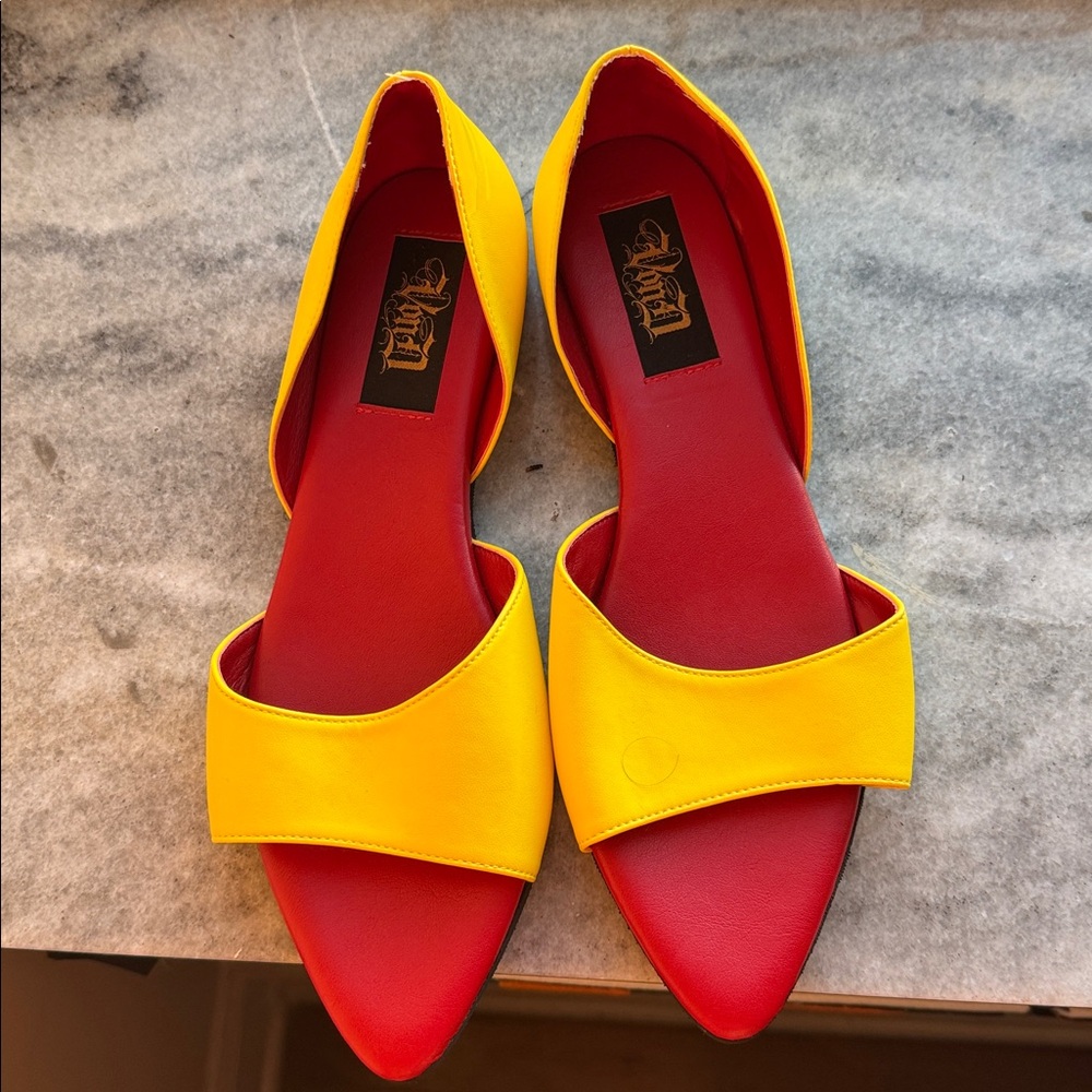 Kat Von D Lizzy flat size 9.5 yellow. 
Brand new